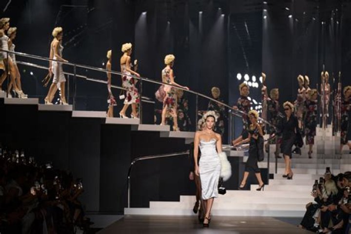 
7 foreign celebrities ENHYPEN interacted with at the Prada Fashion Show in Milan 