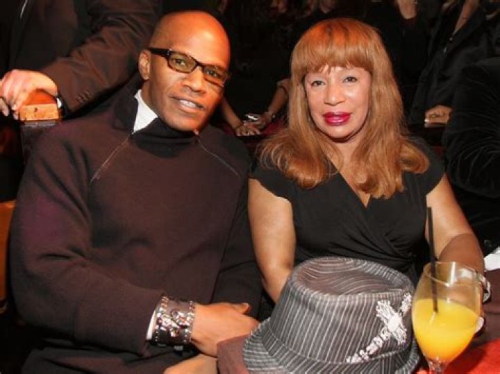 
Jamie Foxx Parents – Living Under The Same Roof After Separation 