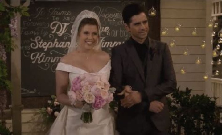 
Jodie Sweetin and Mescal Wasilewski started dating which year? The ‘Full House’ star marries his longtime lover. 