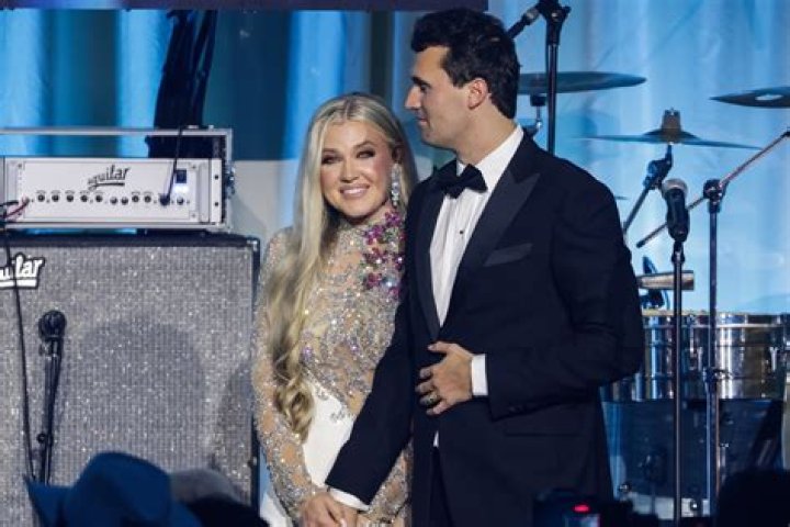 
Jon Rothstein and Wife Alana Rose Wedding Photos, Is CBS Basketball Insider Married? 