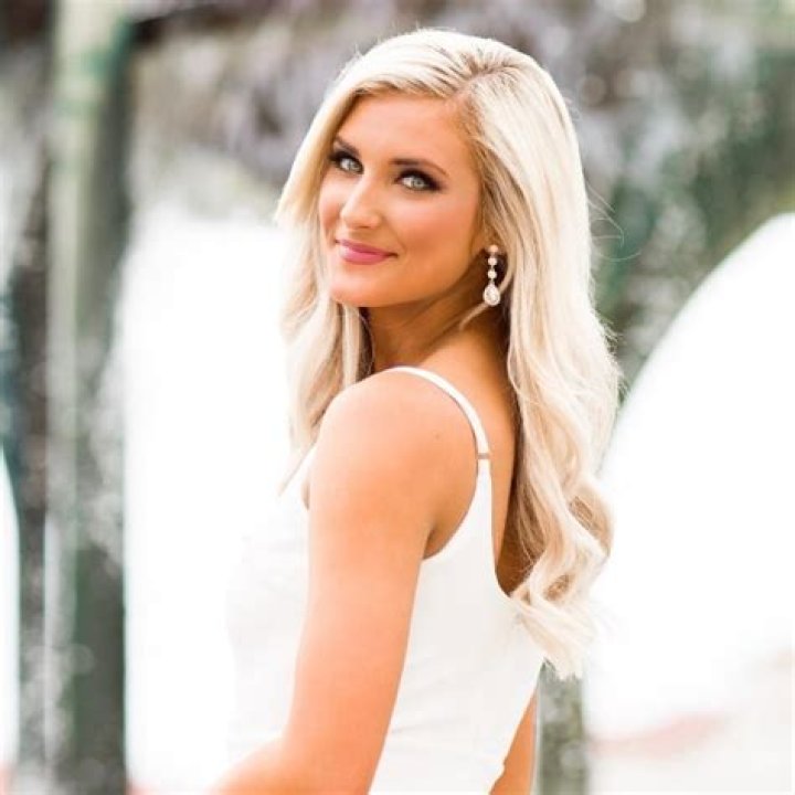 Mari Larene Branson Brown Height, Weight, Net Worth, Age, Birthday, Wikipedia, Who, Instagram, Biography
