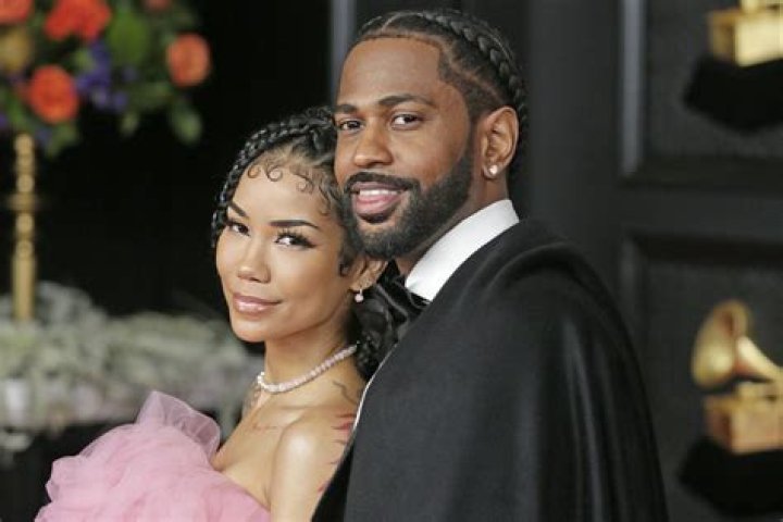 
Who is Ian Craig Lees? Creepy fan Jhene Aiko and Big Sean need protection from 